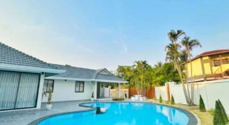 Ban pong 3-bedroom pool villa