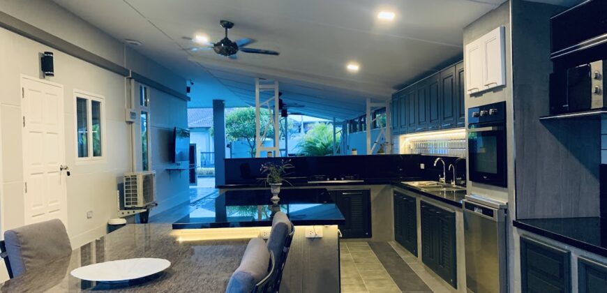 3-Bedroom Pool Villa for Rent in Pattaya