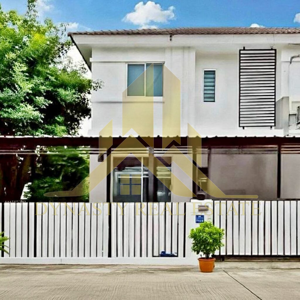 3-bed town house for rent in east pattaya
