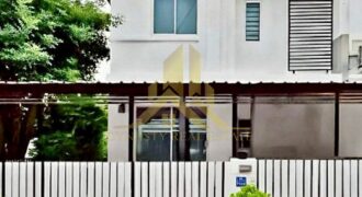  3 beds corner townhouse | for rent