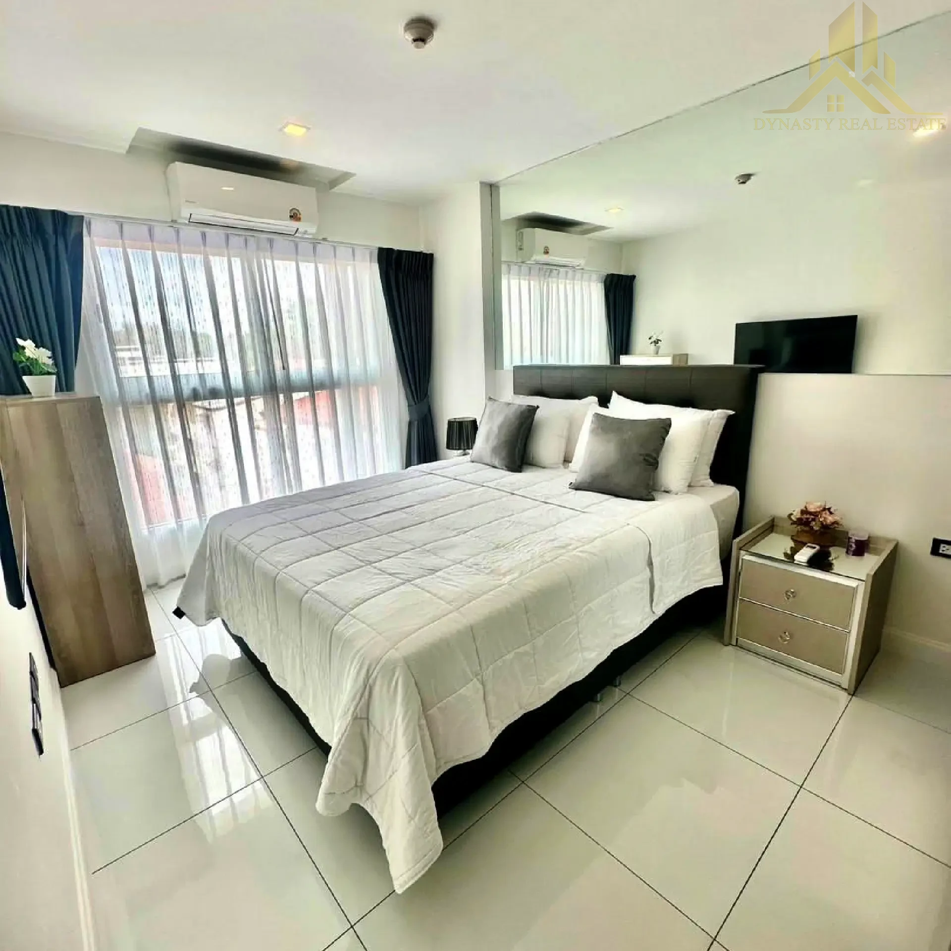 The place pratumnak 1bed | for rent