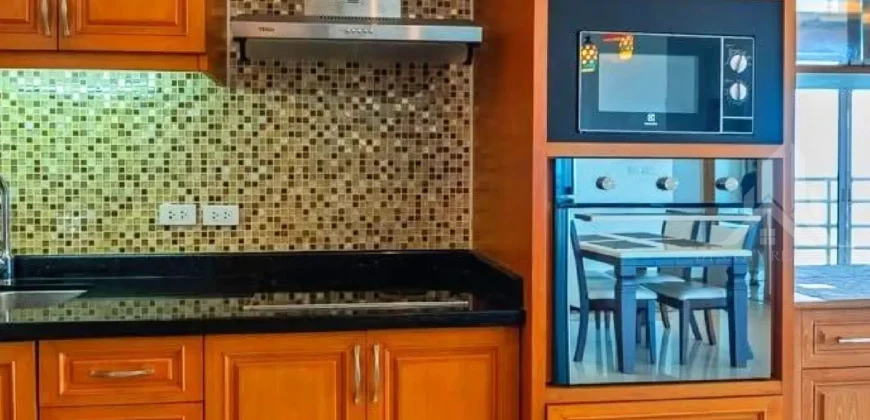 Luxury 2-Bedroom Corner Condo at View Talay 8