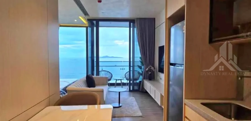 Luxury Arom Wongamat Condo for Sale and Rent