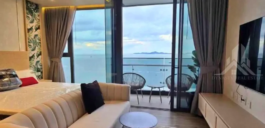 Luxury Arom Wongamat Condo for Sale and Rent