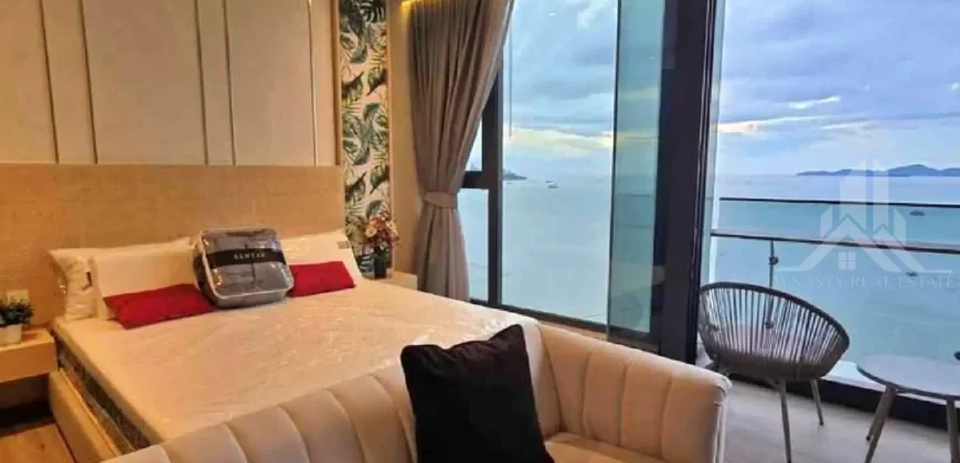 Luxury Arom Wongamat Condo for Sale and Rent
