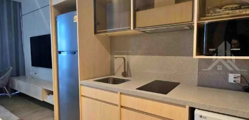 Luxury Arom Wongamat Condo for Sale and Rent