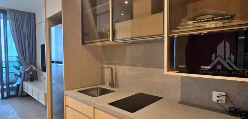 Luxury Arom Wongamat Condo for Sale and Rent