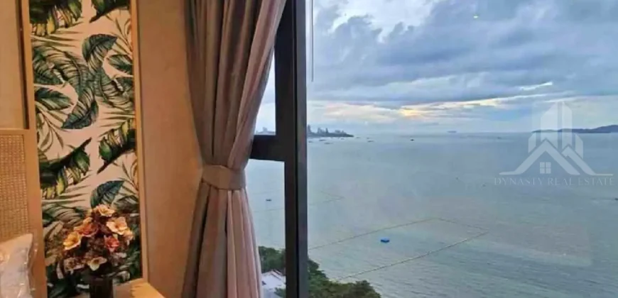 Luxury Arom Wongamat Condo for Sale and Rent