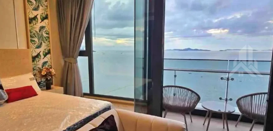 Luxury Arom Wongamat Condo for Sale and Rent