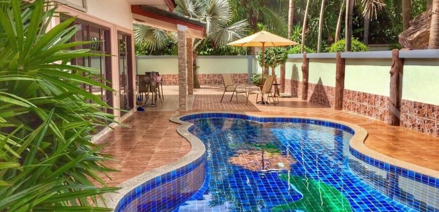 Baan Dusit Pool Villa on a Huge Plot