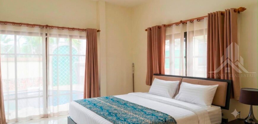 Baan Dusit Pool Villa on a Huge Plot