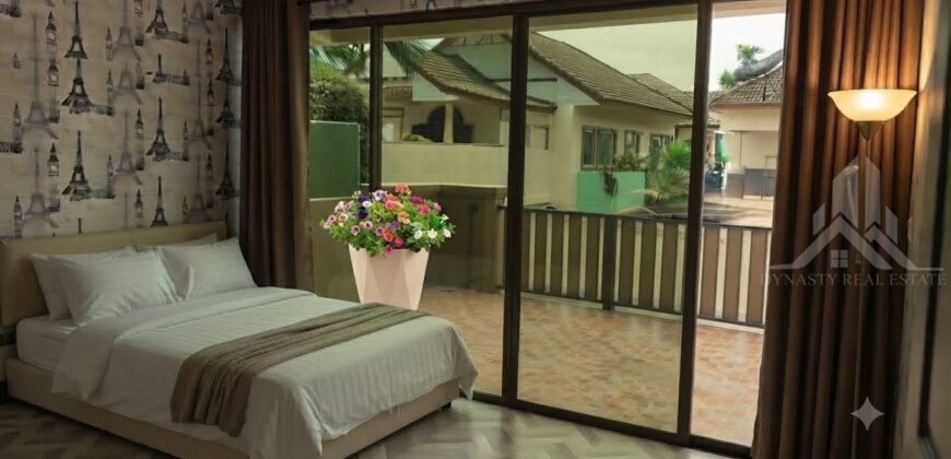 Baan Dusit Pool Villa on a Huge Plot