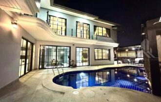 Luxury Pool Villa For Rent