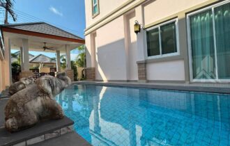4 Bedroom Pool Villa for Rent in Pattaya