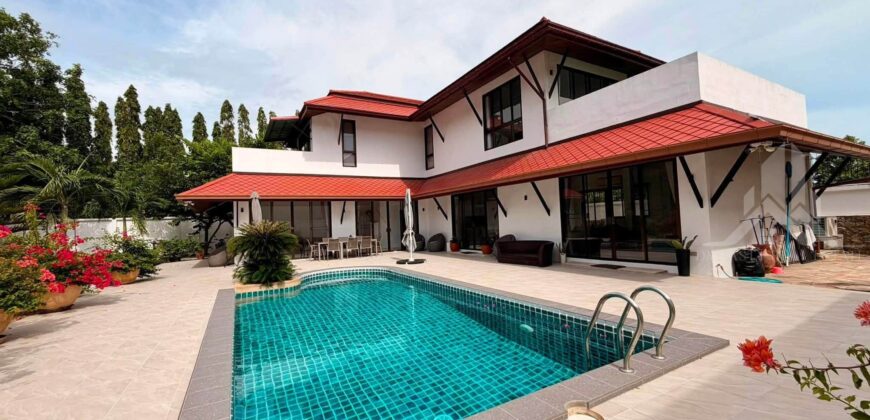 3 Bedroom Pool Villa for Rent in East Pattaya