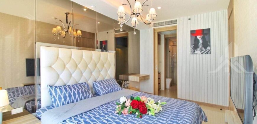 1 Bed Luxury Condo at The Riviera Jomtien for Sale