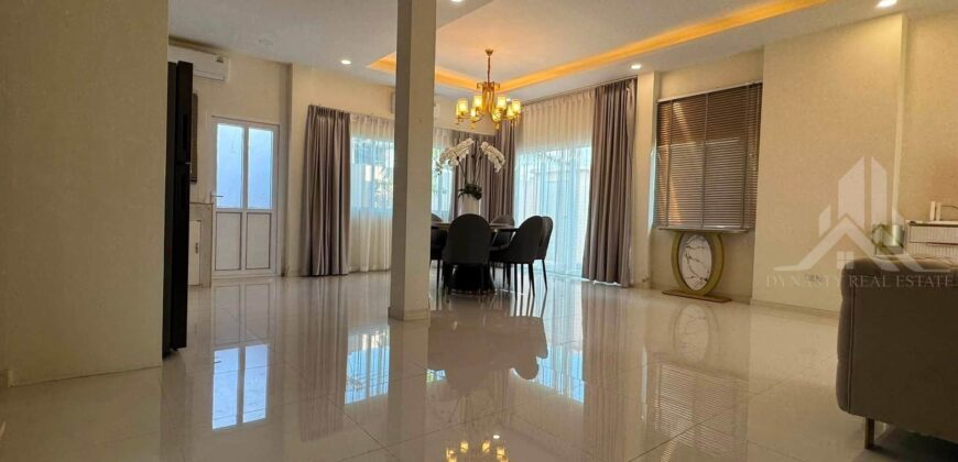 4 Bedroom Pool Villa for Rent in Pattaya