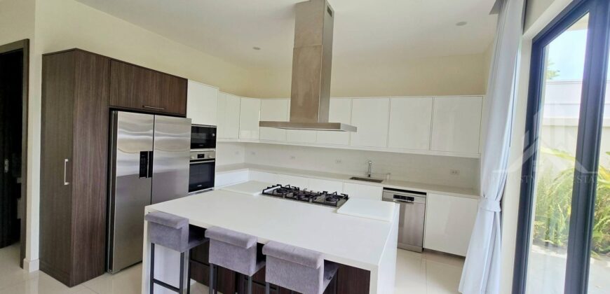 Spacious Pool Villa for Rent