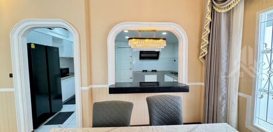 Pattaya Pool Villa for Sale and Rent
