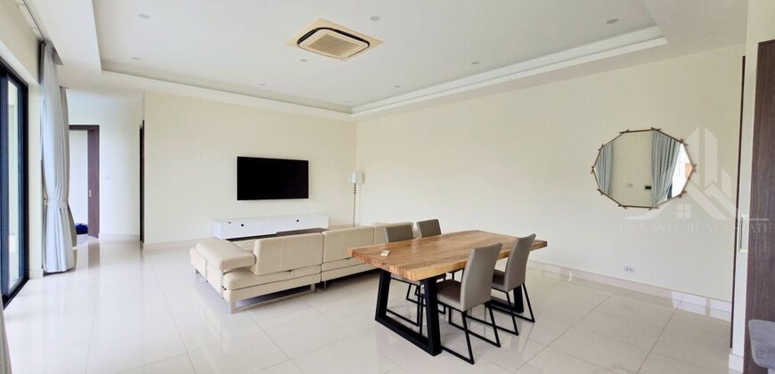 Spacious Pool Villa for Rent