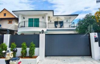 Luxury French Style Pool Villa for Rent in Pattaya