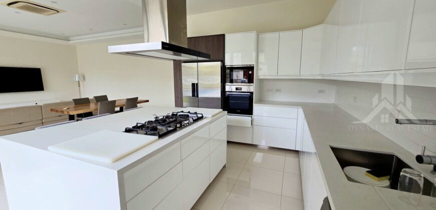 Spacious Pool Villa for Rent