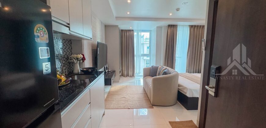 Beachside Living in Wongamat with Sea View
