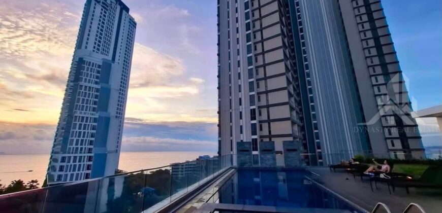 Beachside Living in Wongamat with Sea View