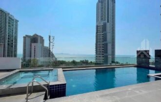 Beachside Living in Wongamat with Sea View
