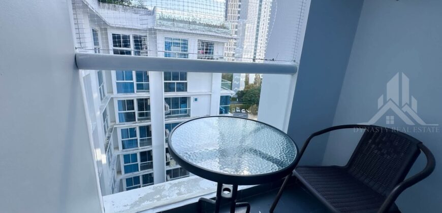 Beachside Living in Wongamat with Sea View