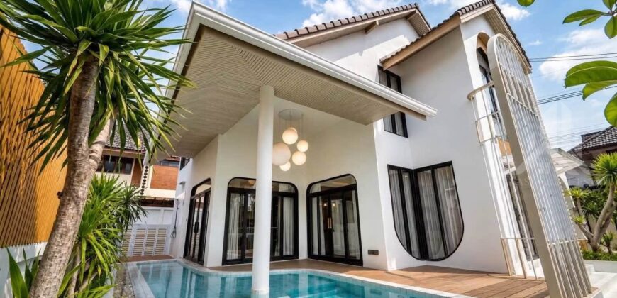 Pool Villa for Rent in Central Pattaya