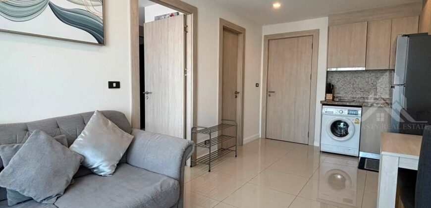 Modern 1-Bedroom Condo for Rent in Pratumnak