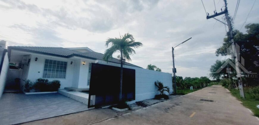 Renovated Pool Villa in Nong Pla Lai for Sale