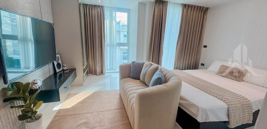 Beachside Living in Wongamat with Sea View