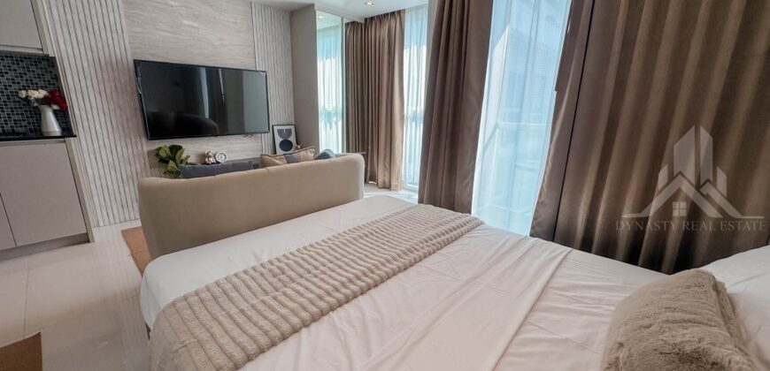 Beachside Living in Wongamat with Sea View
