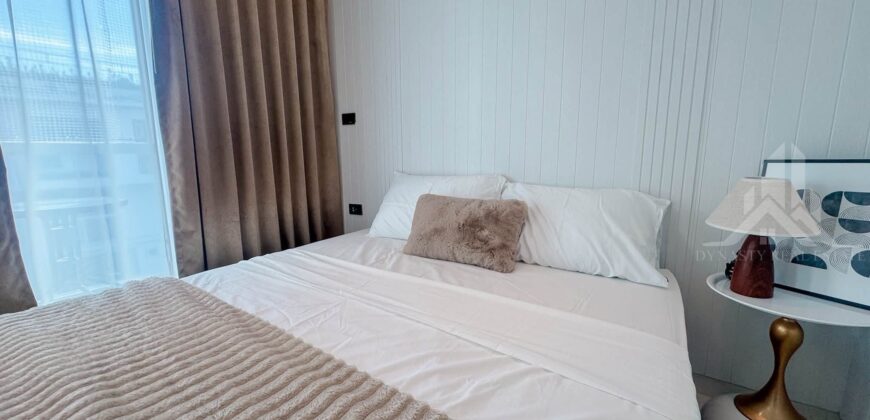Beachside Living in Wongamat with Sea View