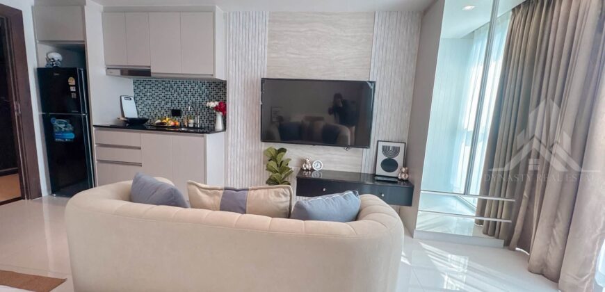 Beachside Living in Wongamat with Sea View