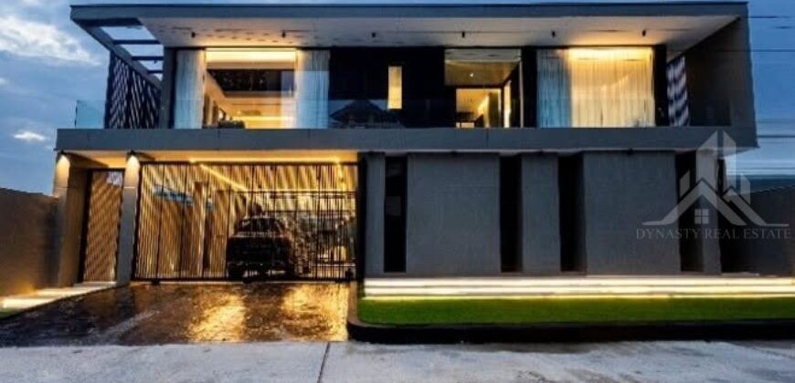 Luxury Pool Villa Near Jomtien Beach for Rent