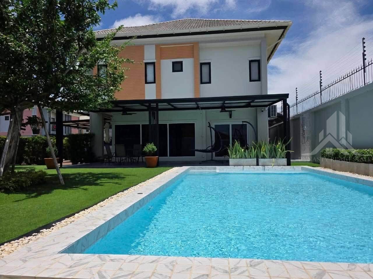 Patta village for rent in east pattaya