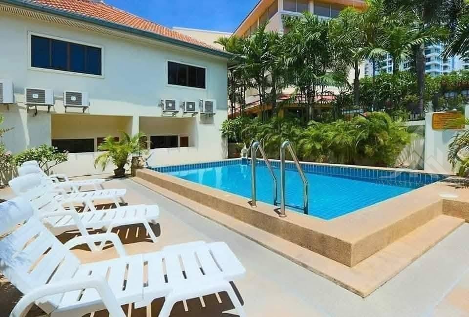 4 bedroom townhouse for rent on pratumnak hill