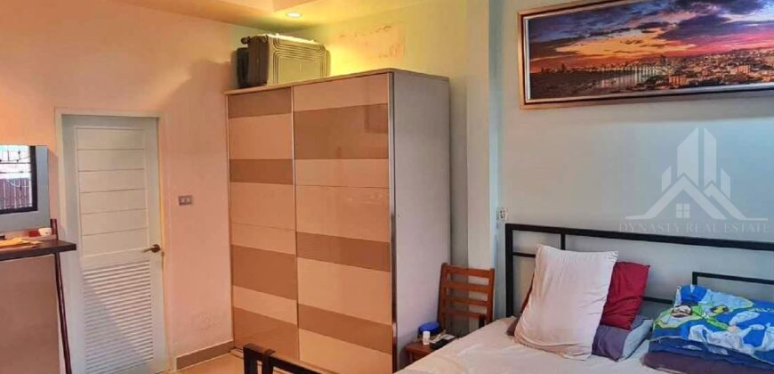 Jomtien House for Sale Near Beach and Market
