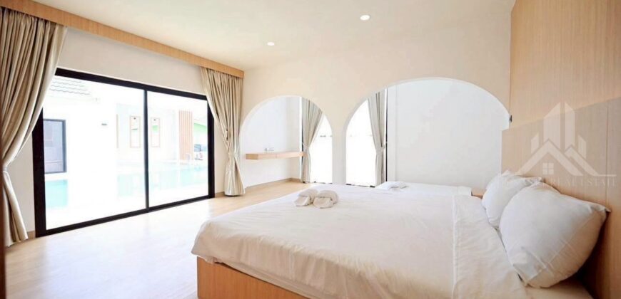 Pool Villa Near Phoenix Golf With Rental Income