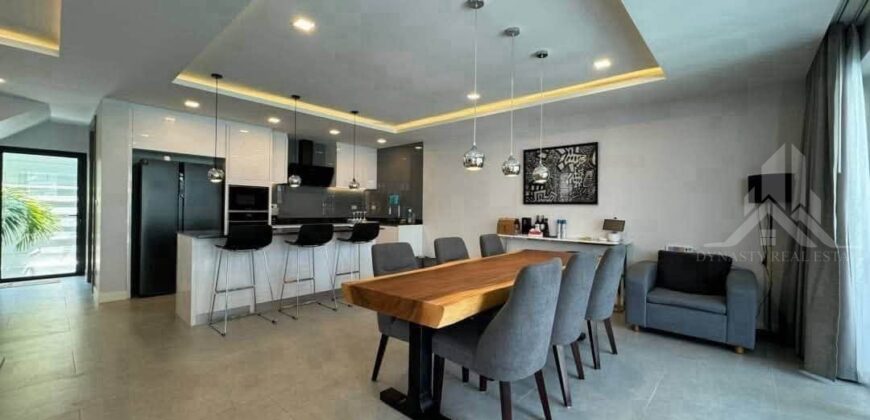 Luxury 3-Bedroom Pool Villa for Rent in Jomtien