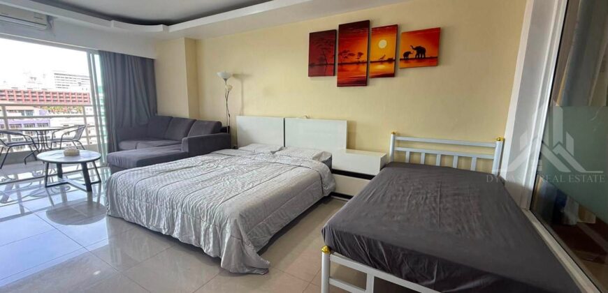 Beachfront Sea View Condo Near Central Pattaya Mall
