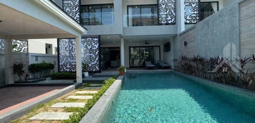 Luxury 3-Bedroom Pool Villa for Rent in Jomtien