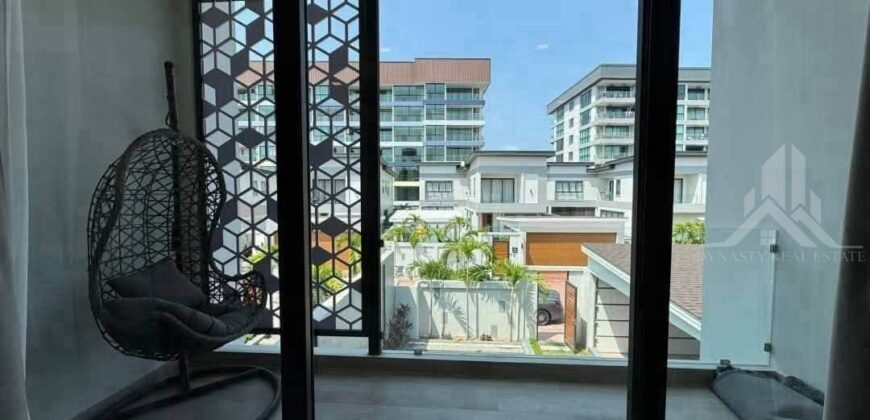 Luxury 3-Bedroom Pool Villa for Rent in Jomtien