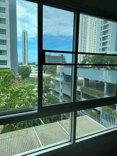 Lumpini jomtien beachfront condo for sale