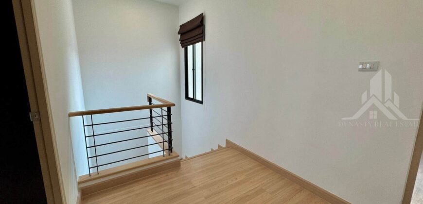 4-Bedroom Engel Haus House for Rent