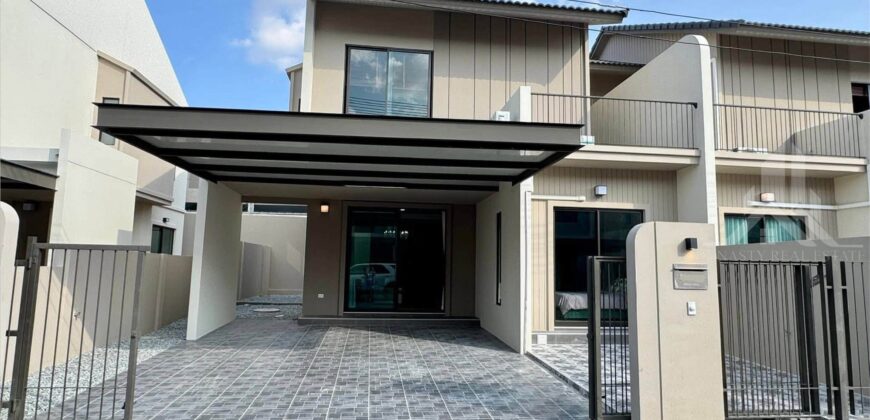 4-Bedroom Engel Haus House for Rent