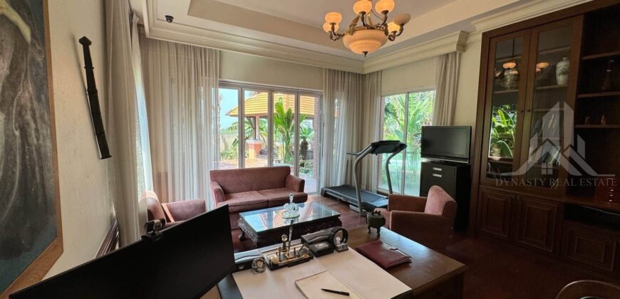 Luxury Pool Villa at Phoenix Gold Golf Pattaya